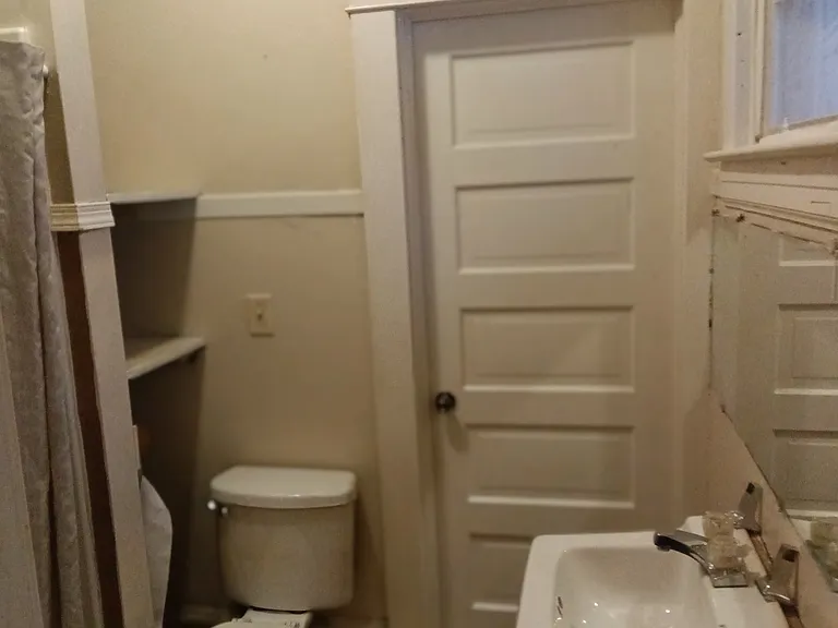 1130 Porter St — Photo 4