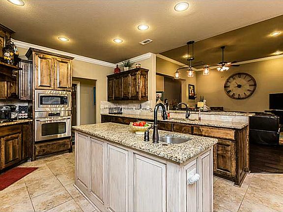 4th image of 8402 Windsong Ln