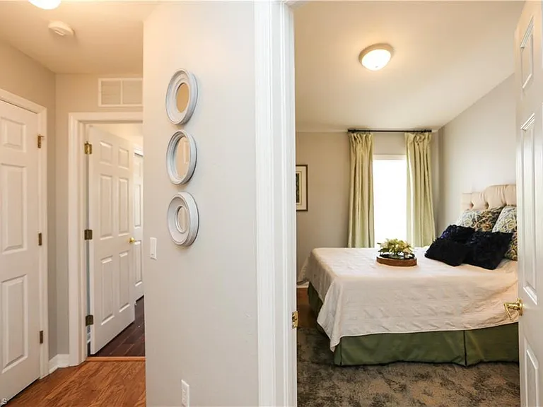 960 Hampton Cir #80 — Photo 42