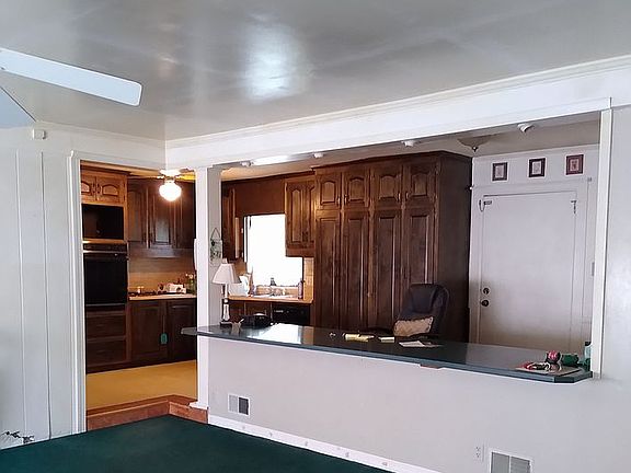 4th image of 211 Yosemite Dr