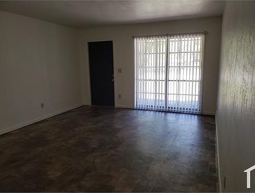 5th image of 3233 SE 22nd Pl