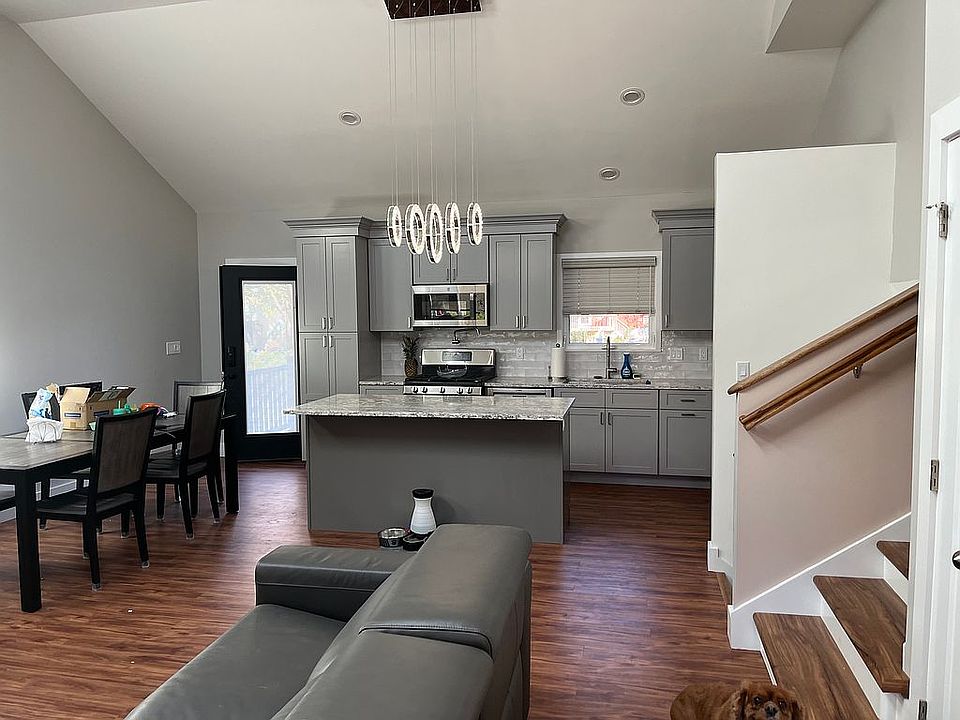 1st image of 35 Barry Ln