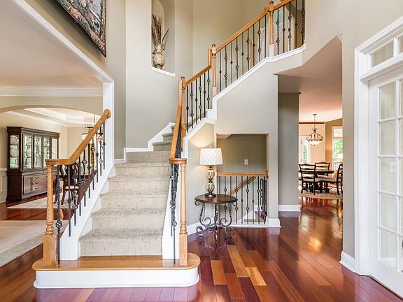 4th image of 306 Glen Mill Ct