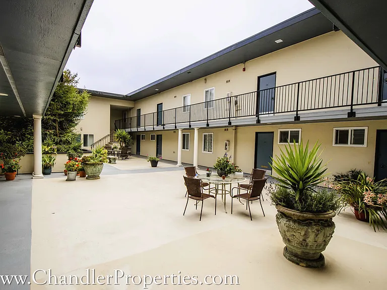 1220 Clayton St — Photo 11