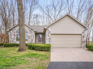 100 Hermitage Farm Ln, Stockbridge, MI 49285