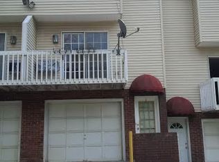 1181 E Main St APT 2C, Waterbury, CT 06705