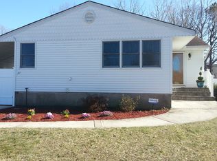 27 Norman Dr, Centereach, NY 11720