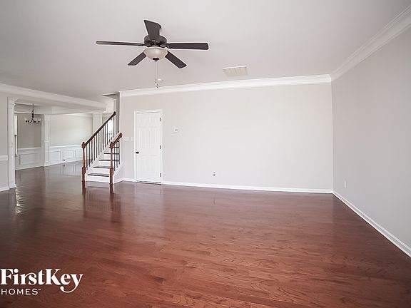 3rd image of 133 Glenmoor Ave