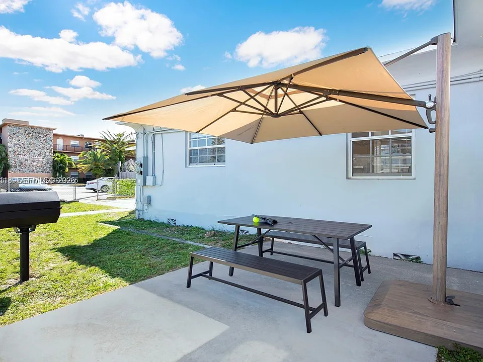 115 SE 2nd St #2