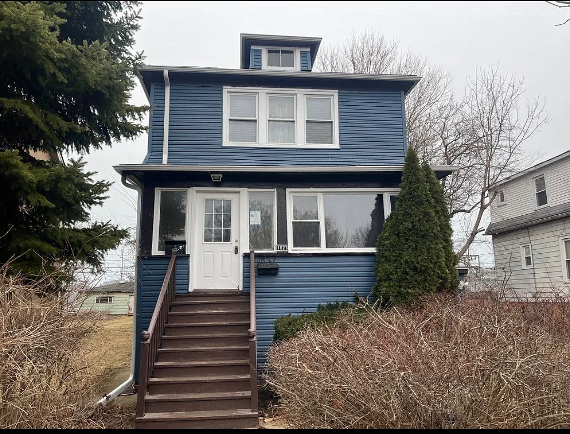 2 bed, 900 sqft, $2,000 — Photo 1