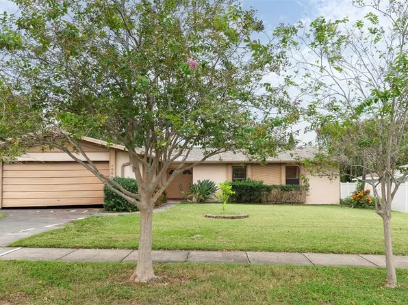 1555 Fife Ct, Dunedin, FL 34698