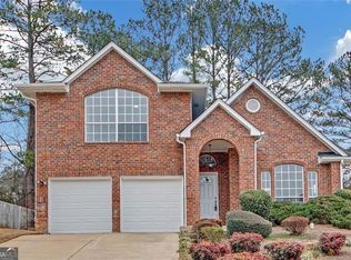 560 Woodstone Rd, Lithonia, GA 30058