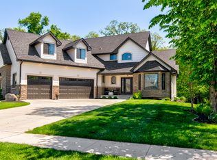 8305 Woodfield Rd, Johnston, IA 50131