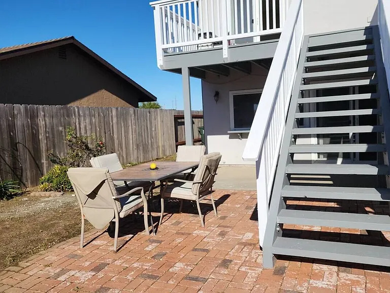 590 Juniper St — Photo 7