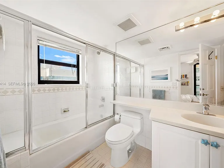 2575 S Bayshore Dr #11B — Photo 21