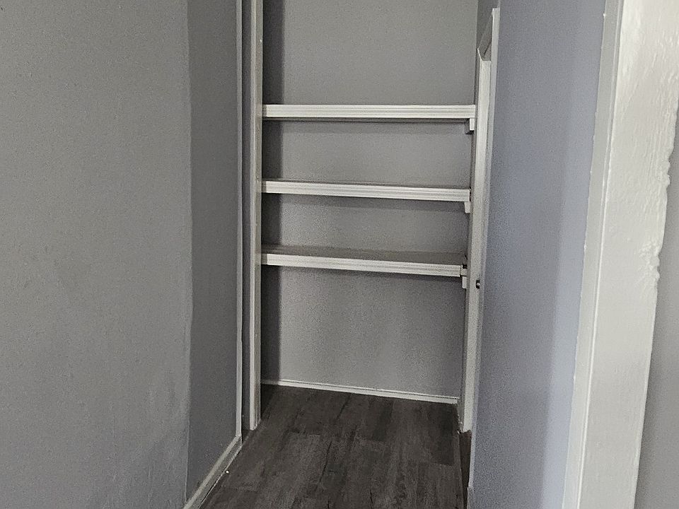 2nd image of 183179 Mechanic St #1F