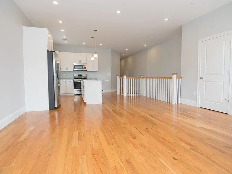 4 Islington St #4 — Photo 8