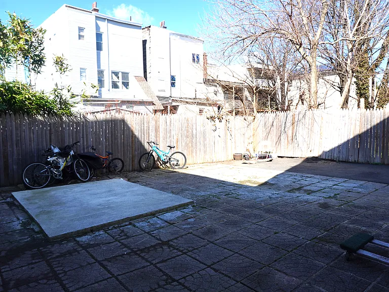 399 S 6th St #1 — Photo 3