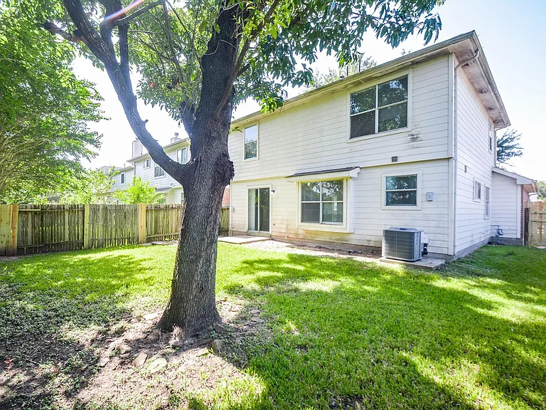 8826 Pecan Place Dr — Photo 21