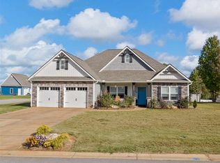 404 Saddlers Run, Chesnee, SC 29323
