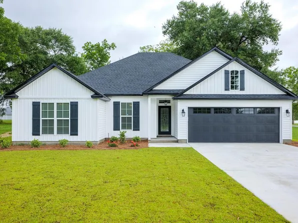 4 Prescott Dr, Ray City, GA 31645