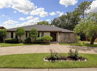 5759 Ariel St, Houston, TX 77096