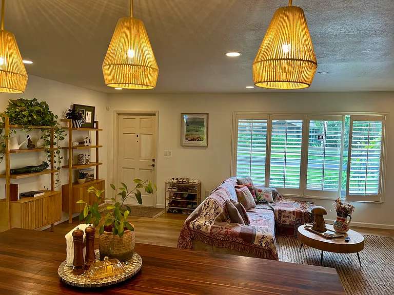 902 SE Ocean Ave — Photo 2