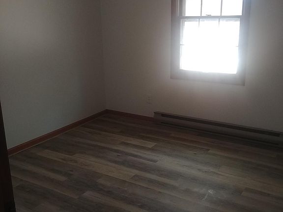 5th image of 3155 Roanoke St #A