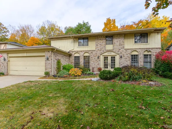 2152 Lancer Dr, Troy, MI 48084
