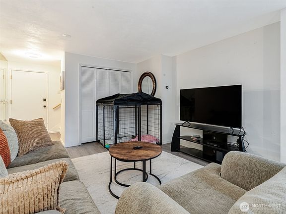 5th image of 306 NE 85th Street #1E