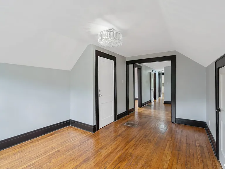 944 Bellevue Ave — Photo 7