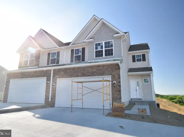 217 Sunglo Dr Lot 135, Leesport, PA 19533