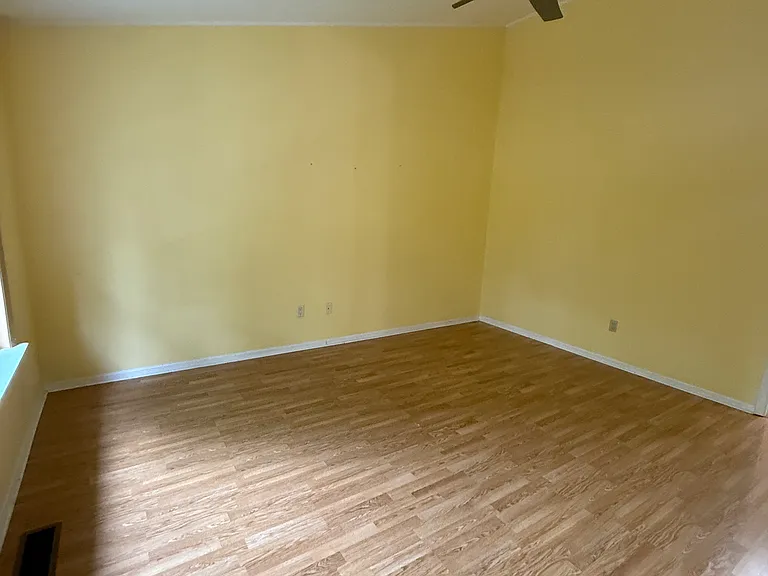 155 Liberty Dr — Photo 17