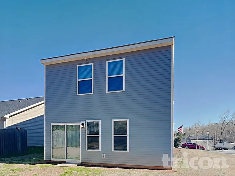 312 Winston Ln — Photo 17