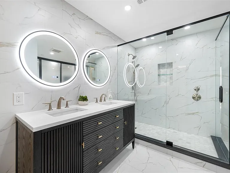 1 Beach Dr SE #2211 — Photo 49