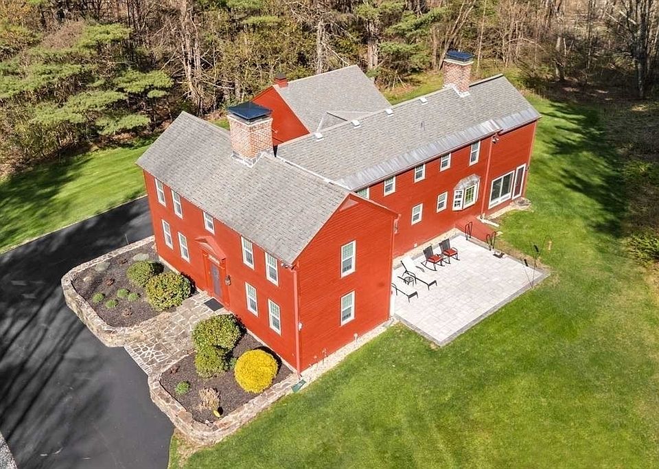1st image of 9 Bay Path Dr
