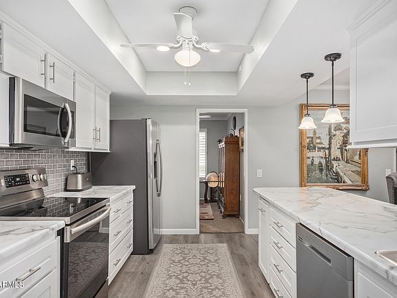 3rd image of 10202 W HIGHWOOD Lane