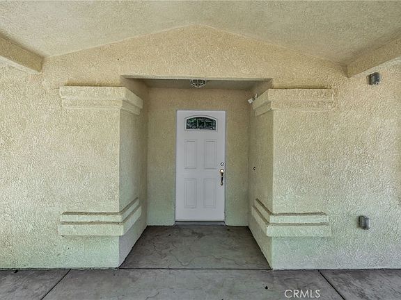 3rd image of 12472 Oasis Rd