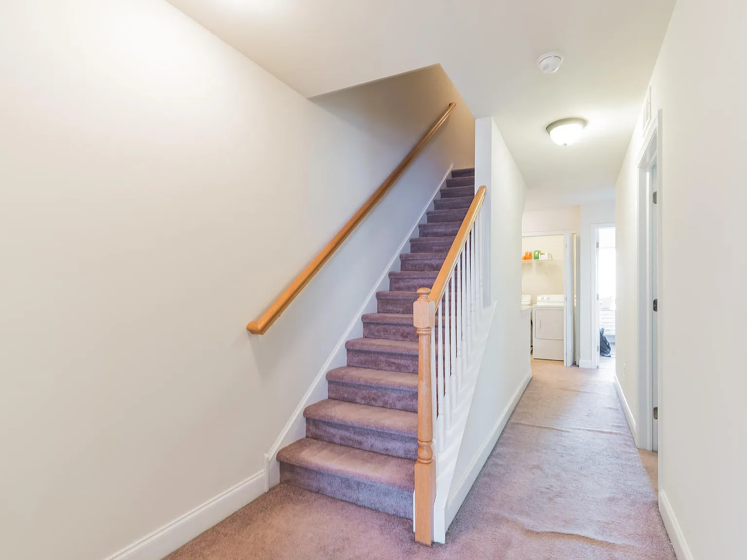 4 bed, 2.5 bath, 2500 sqft, $4,000 — Photo 4