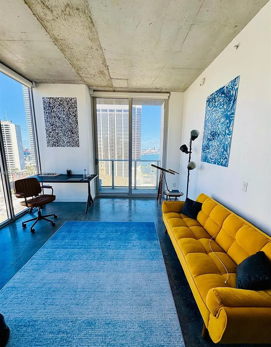 Centro Condo — Photo 1