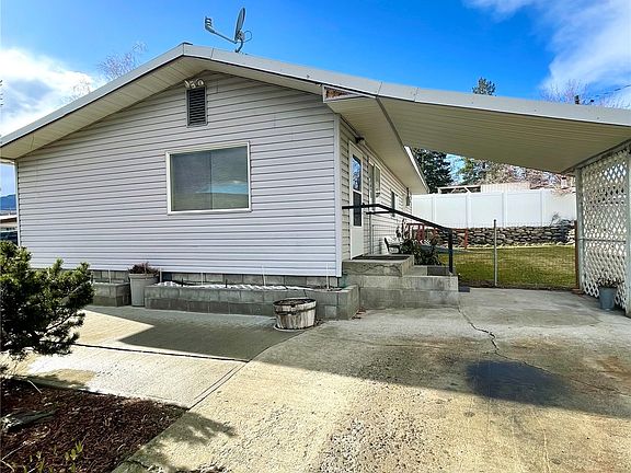 2nd image of 936 4th Avenue S