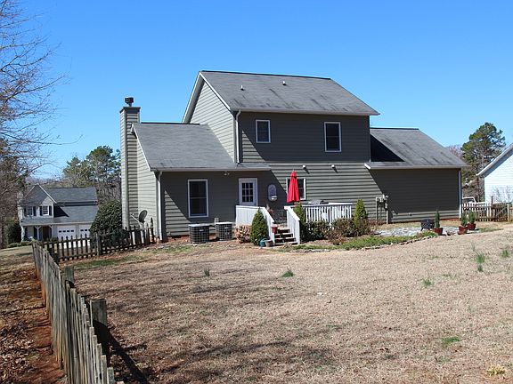 2nd image of 1136 Mulberry Ln