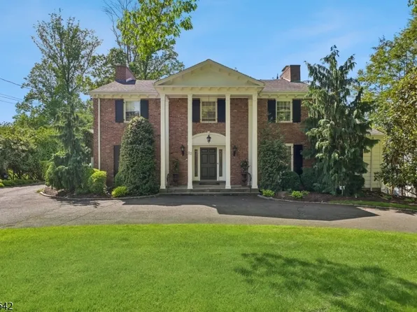 11 Cayuga Way, Millburn Twp., NJ 07078