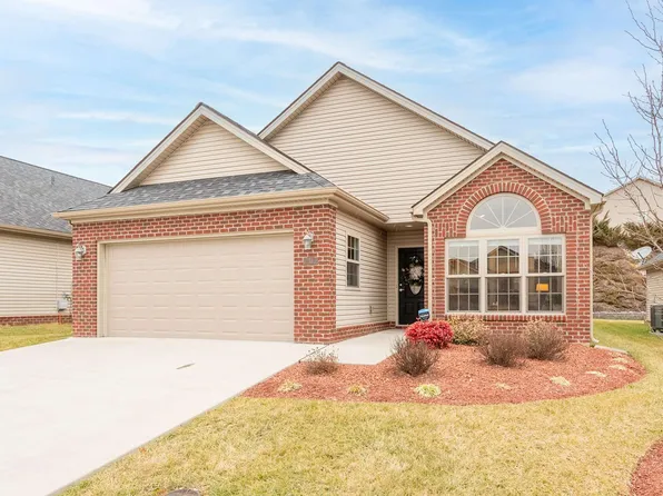 70 Gavins Ct NW, Christiansburg, VA 24073