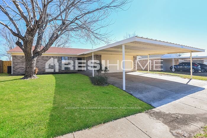 1st image of 1124 N Knowles Dr