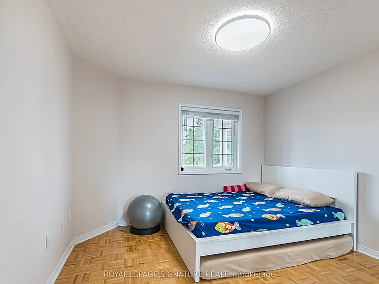 35 Whitehouse Cres — Photo 48