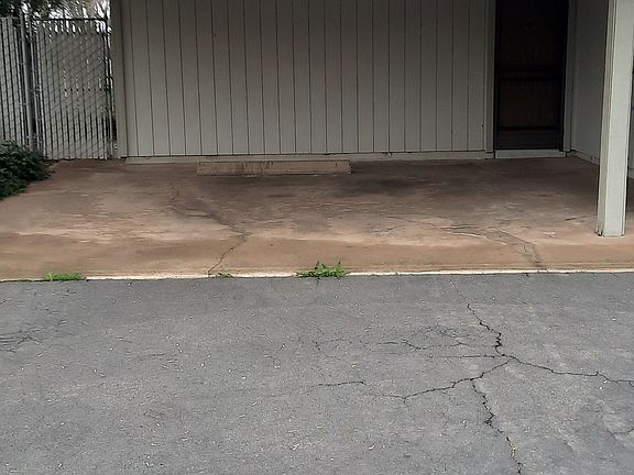 3rd image of 605 Queens Ave
