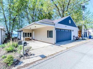 2205 Lakeshore Dr, Milford, IA 51351