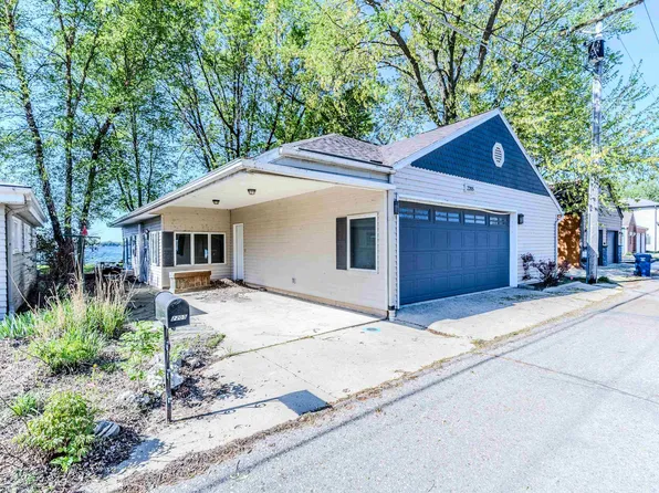 2205 Lakeshore Dr, Milford, IA 51351