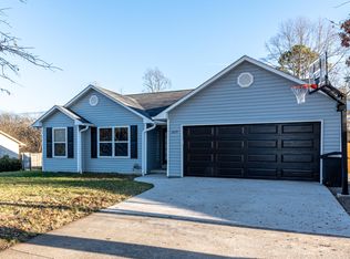 2219 Mentor Rd, Louisville, TN 37777